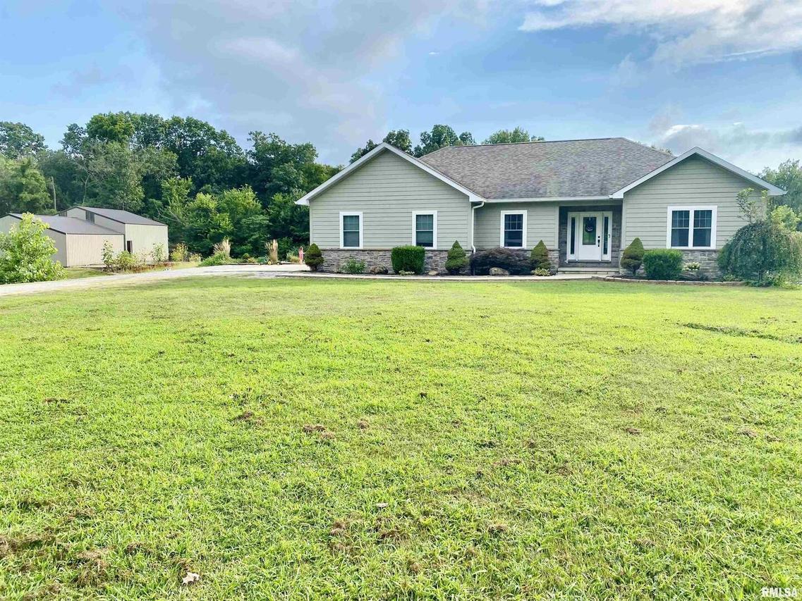 5060 England Rd., Kell, IL 62875