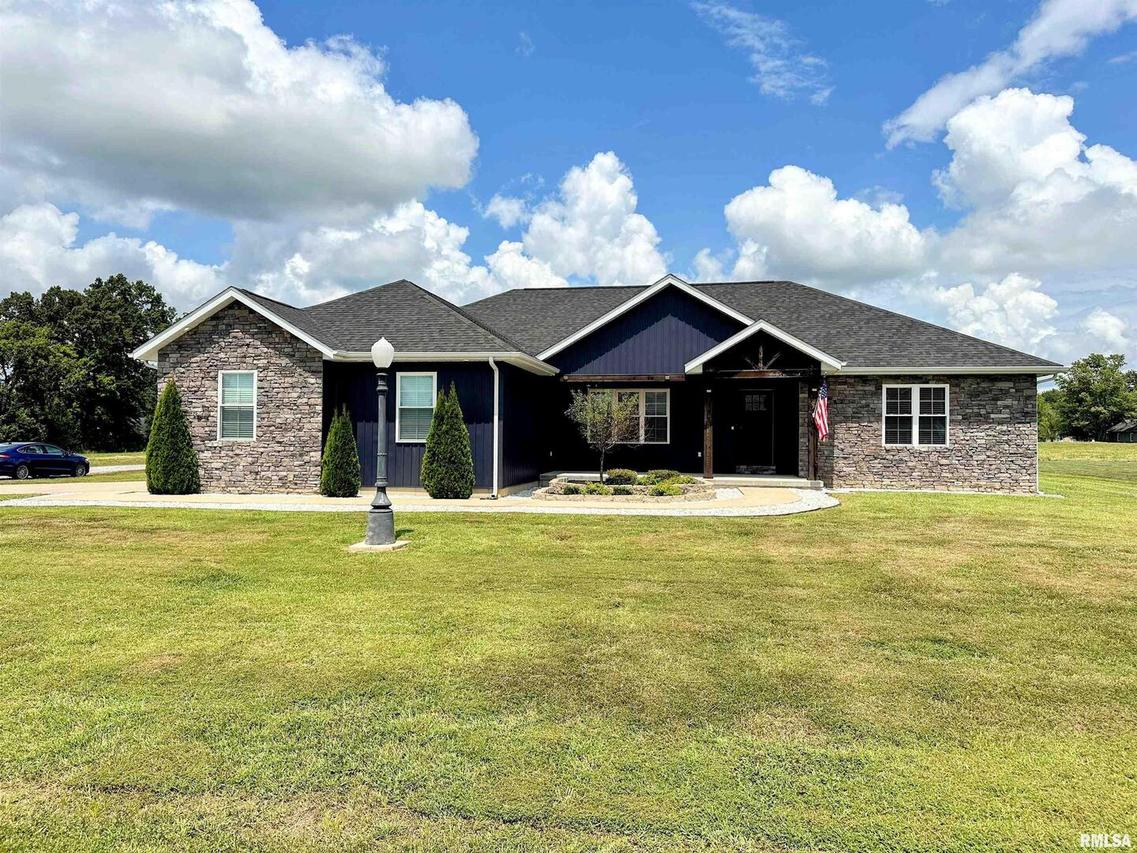 1106 Falcon Ct., Carterville, IL 62918