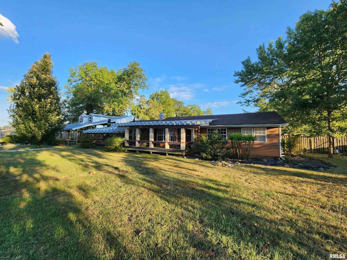 5628 Coal St., Sesser, IL