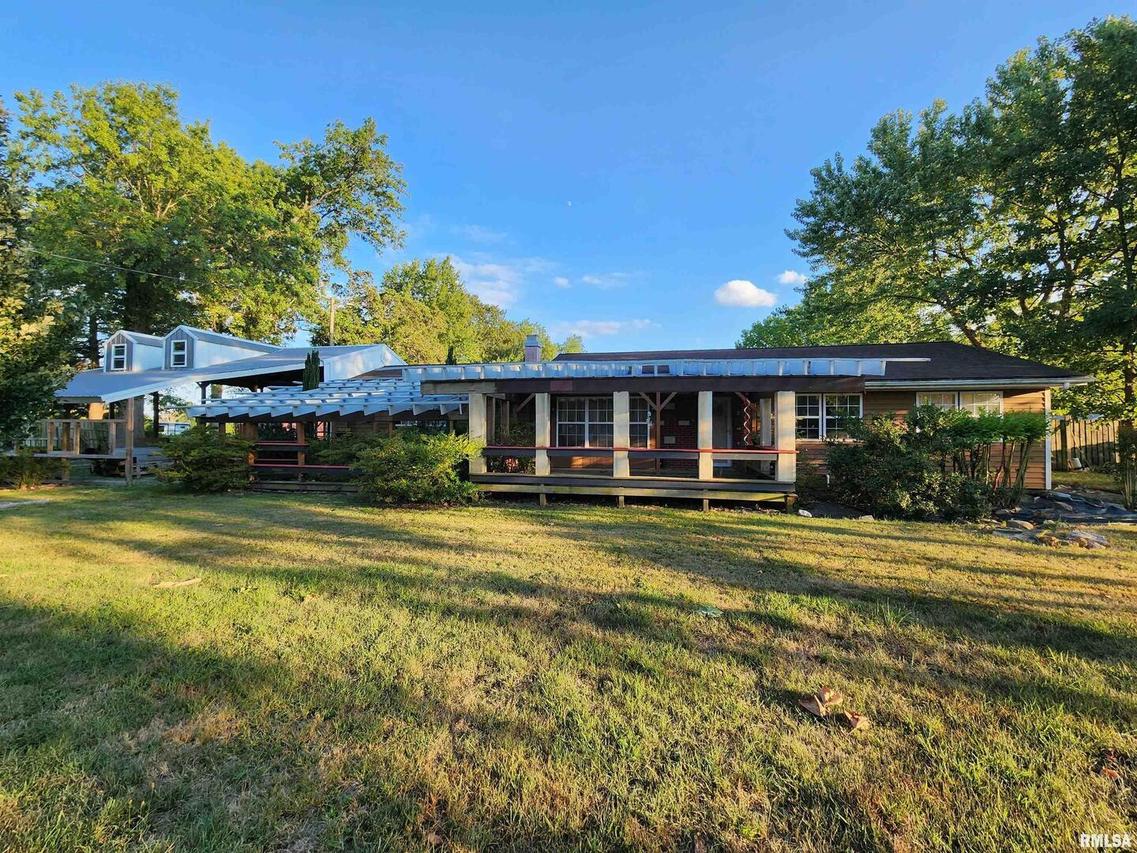 5628 Coal St., Sesser, IL