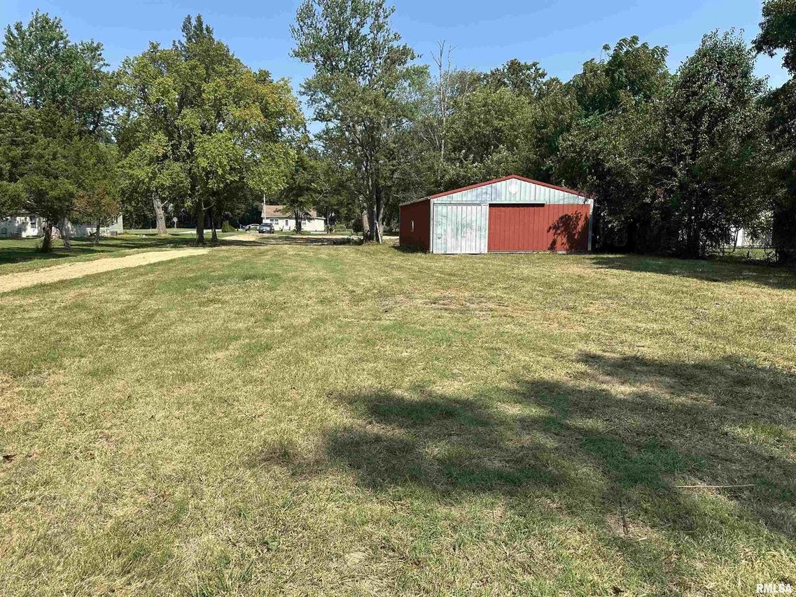 307 N Main St., Ewing, IL 62836