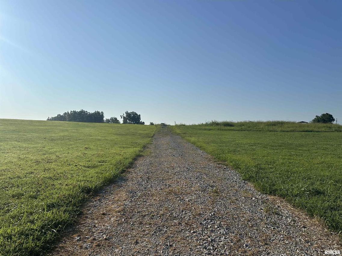 140 Alto Pass Rd., Pomona, IL 62975