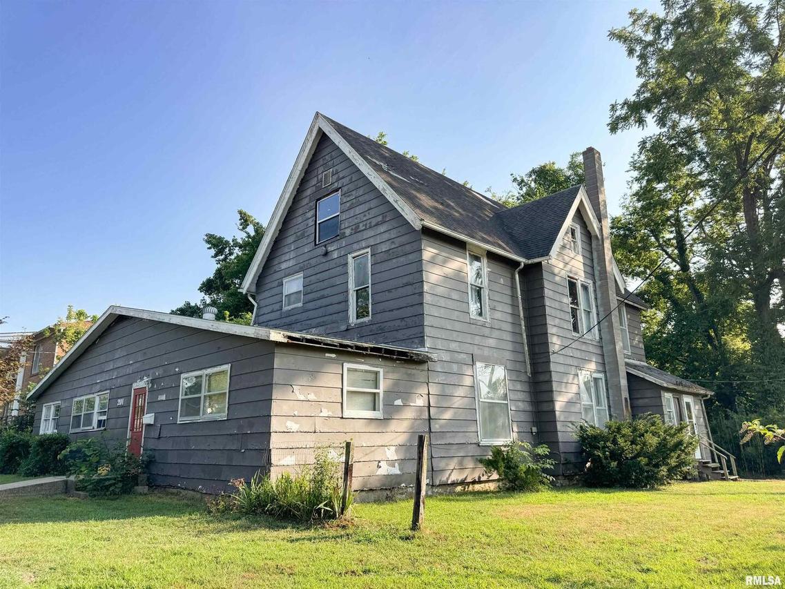 201 E High St., Anna, IL 62906