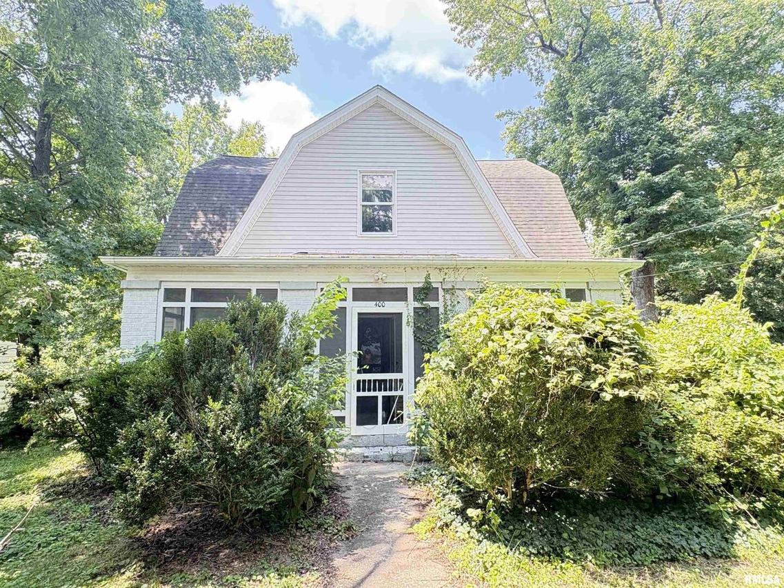 400 S Oakland Ave., Carbondale, IL 62901