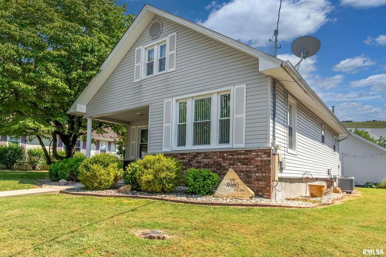 1504 E Oak St., West Frankfort, IL 62896