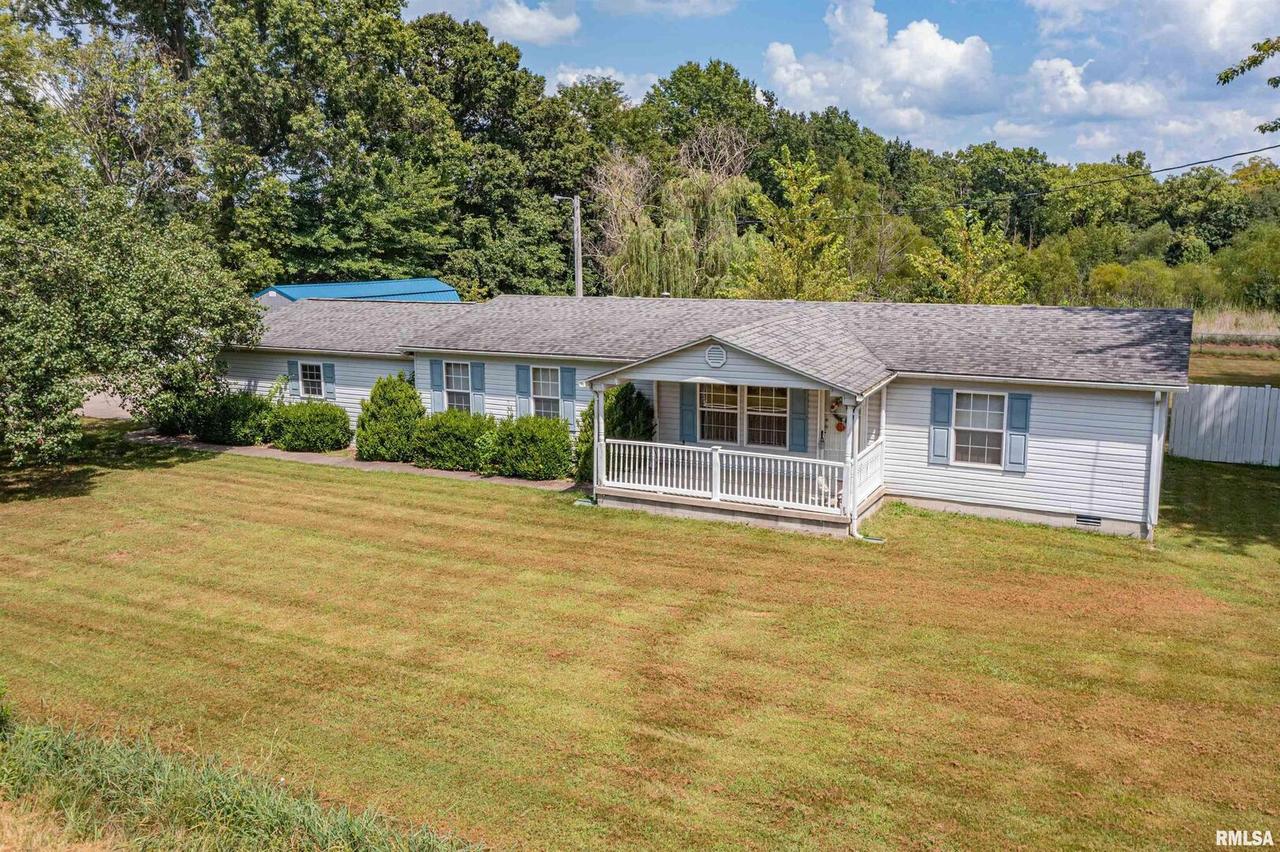 3256 S Hotze Rd., Salem, IL 62881