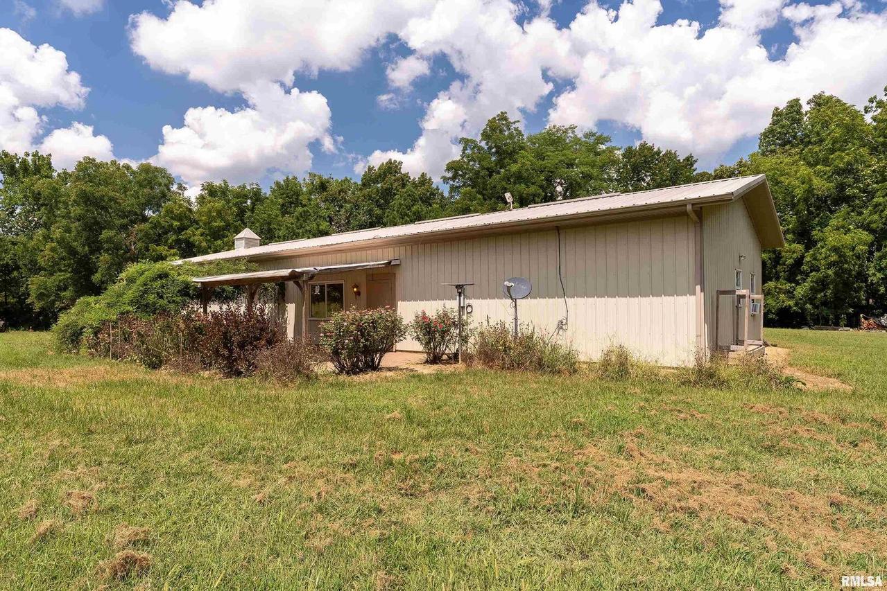 2 N Jungle Rd., Murphysboro, IL 62966