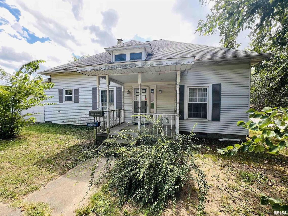 1220 Lincoln St., Eldorado, IL 62930