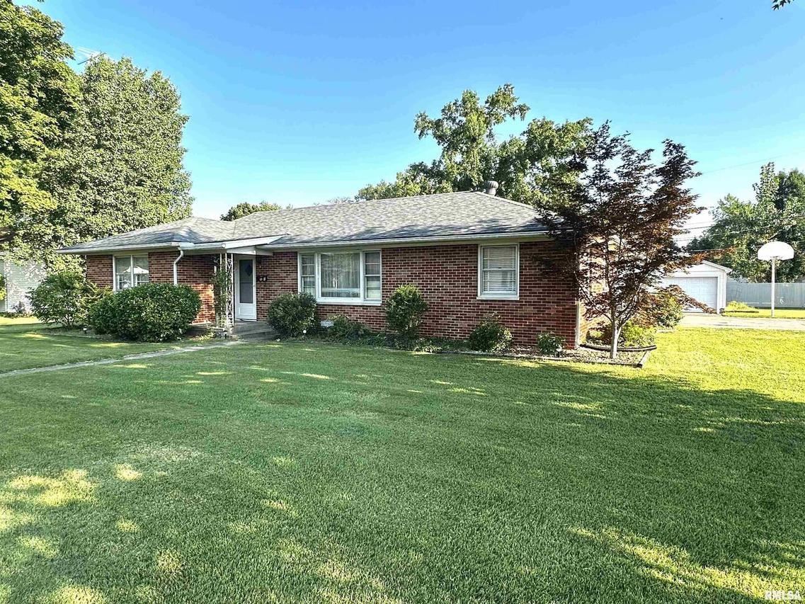 1 Charles Dr., Centralia, IL 62801
