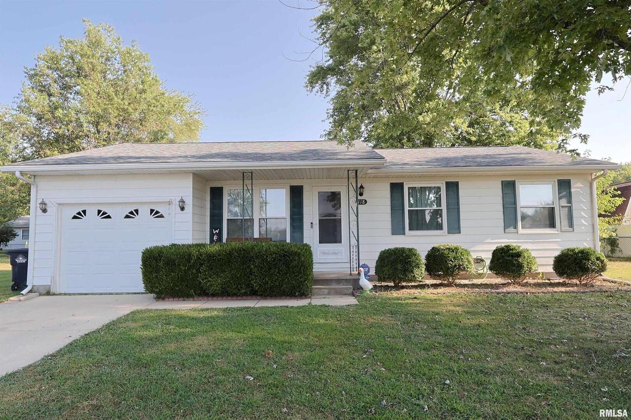118 Westport, Salem, IL 62881