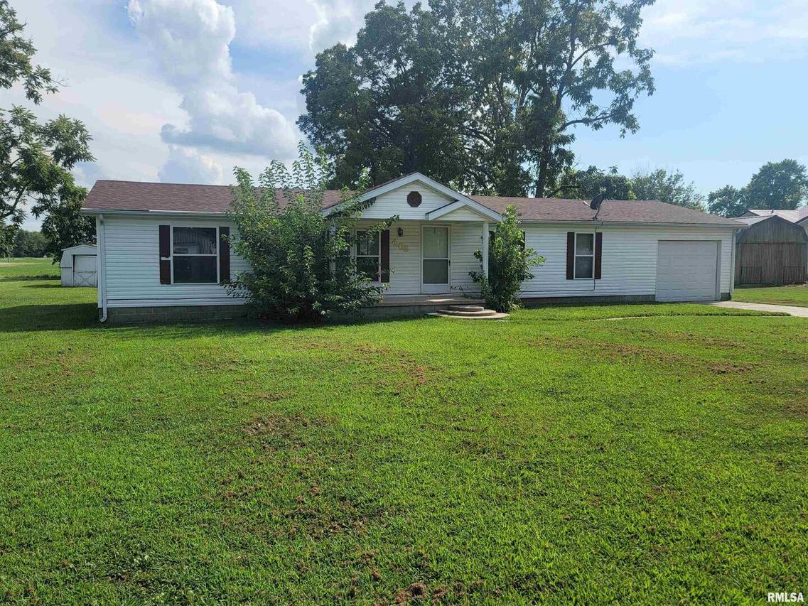 405 E Fayette St., Patoka, IL 62875