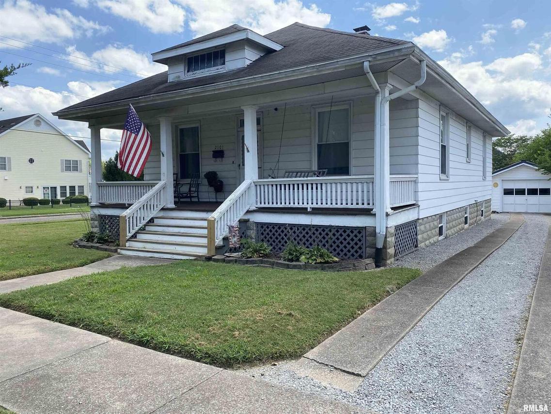 2101 Dewey St., Murphysboro, IL 62966