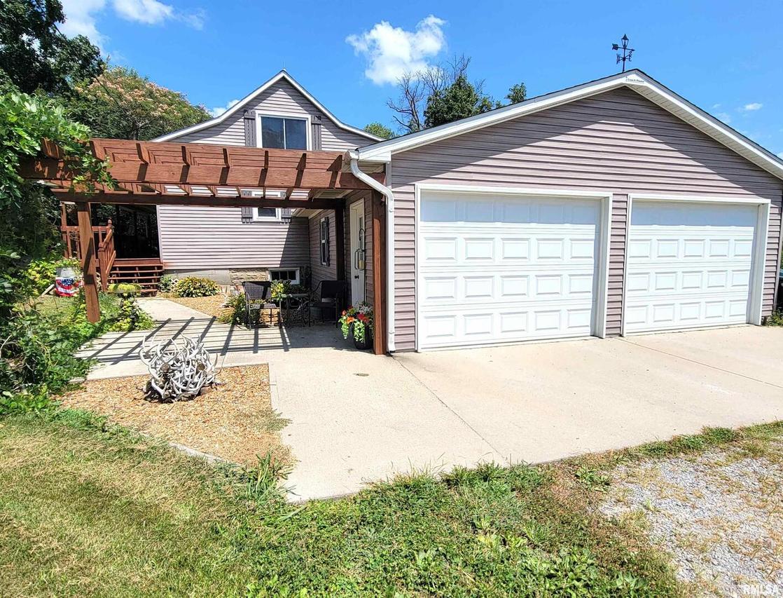 2160 County Highway 20, Rinard, IL 62878