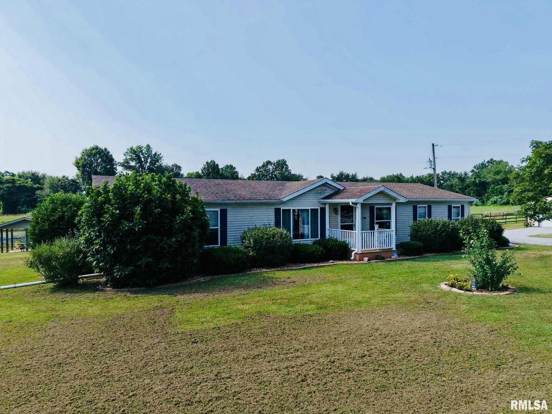 18170 Akin Blacktop Blacktop, Benton, IL 62812