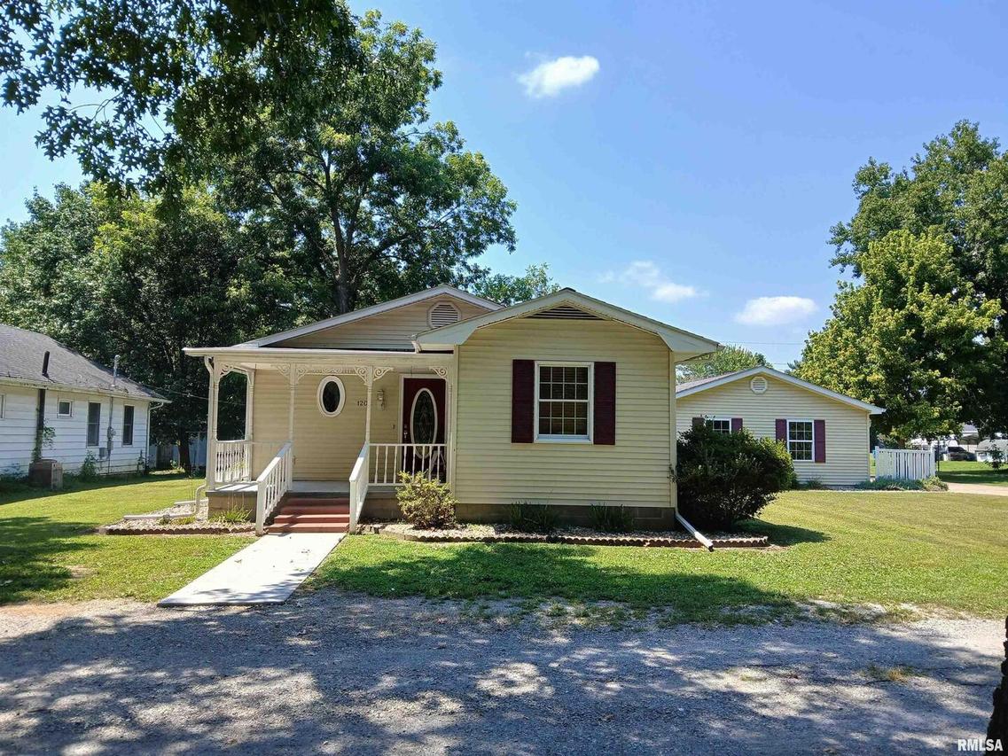 1202 Hoffard Ave., Johnston City, IL 62951