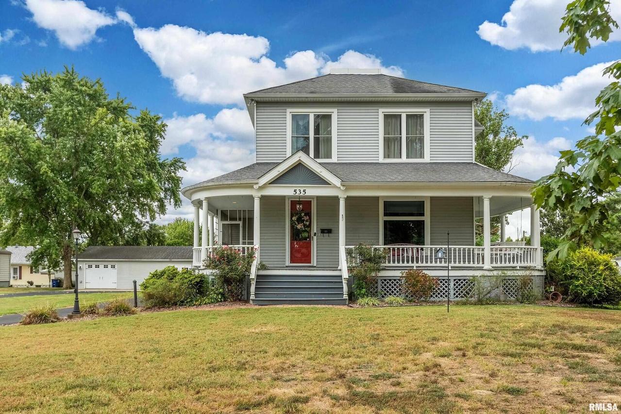 535 E Main St., Duquoin, IL 62832