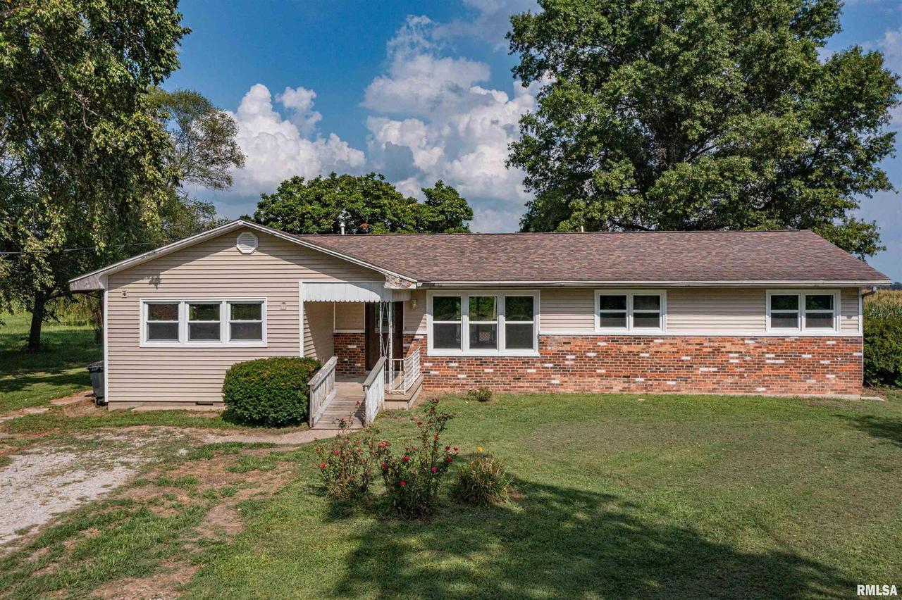 412 S Main St., Iuka, IL 62849