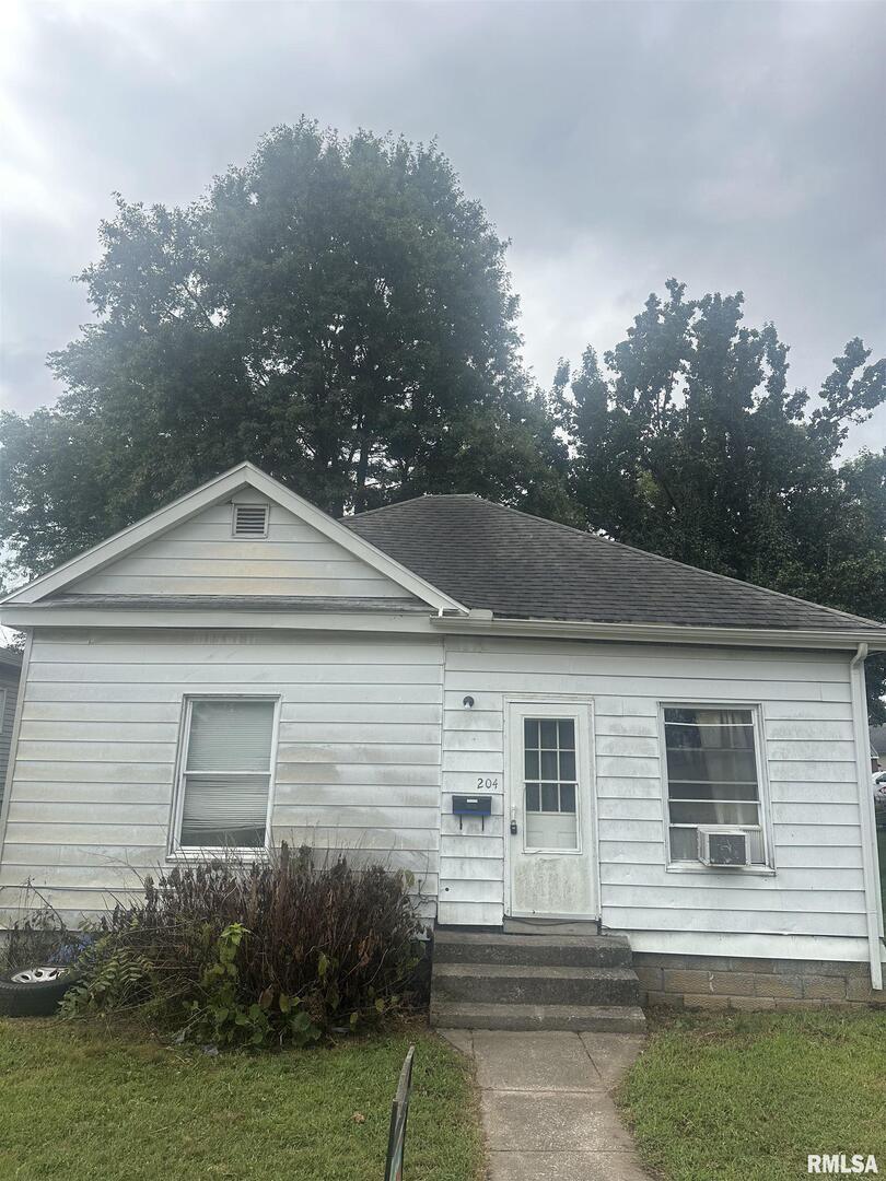 204 E Chester St., Pinckneyville, IL 62274