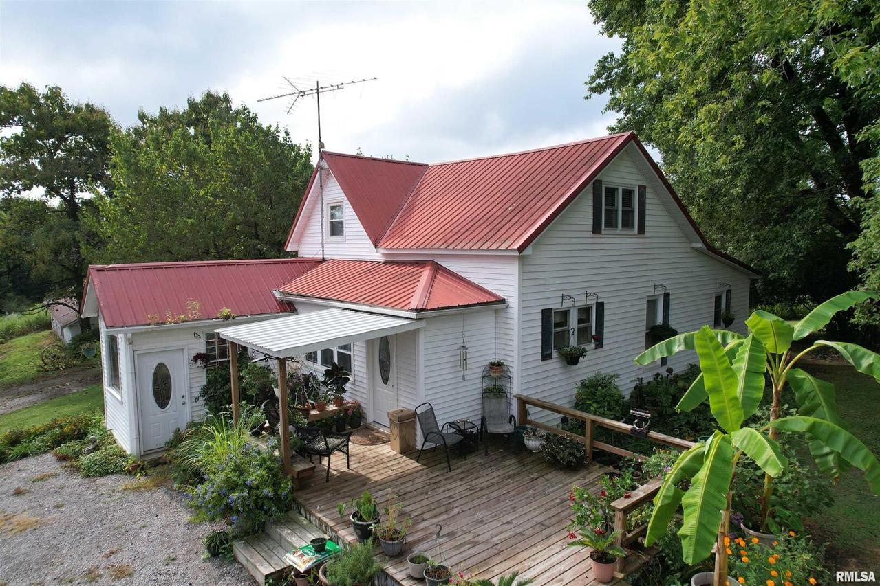 200 Crestview Dr., Dongola, IL 62926