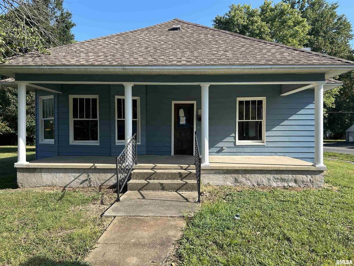 211 E Lindell St., West Frankfort, IL 62896