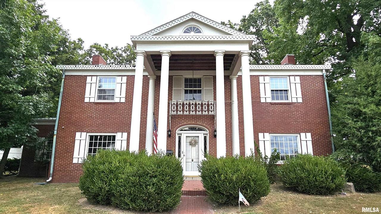 120 S Main St., Harrisburg, IL 62946