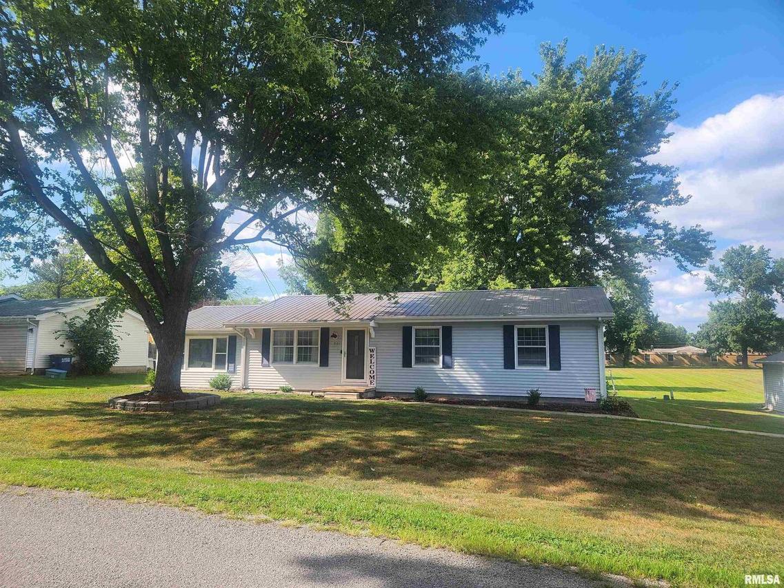 901 N Sunset Terrace Dr., Pinckneyville, IL 62274