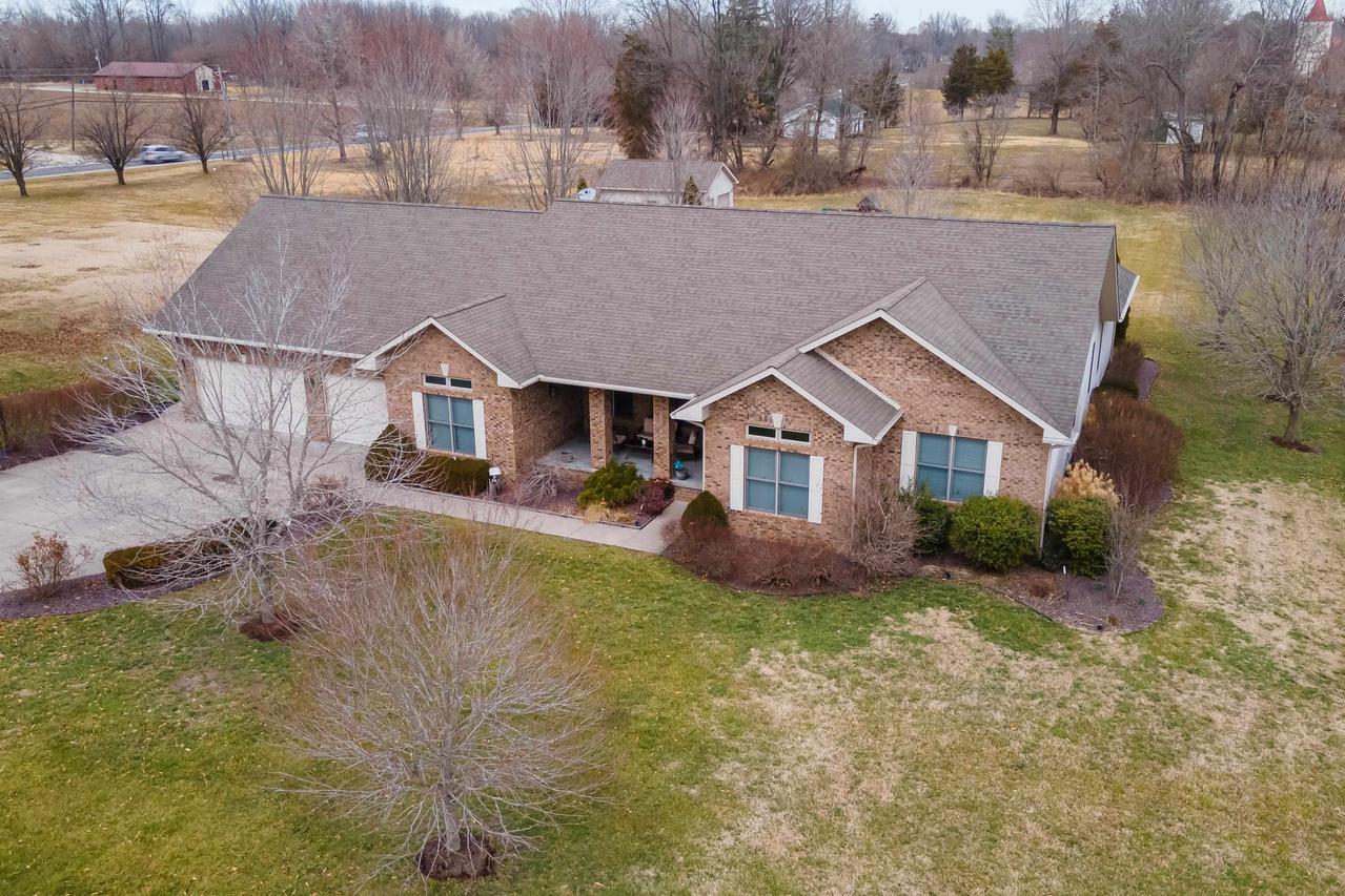 1410 Bradford Ln Ln., Carbondale, IL 62901