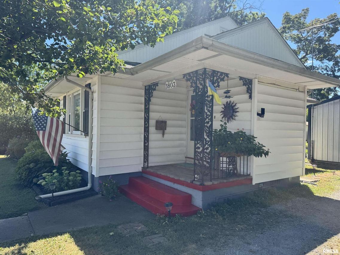 1803 W Cherry St., Marion, IL 62959