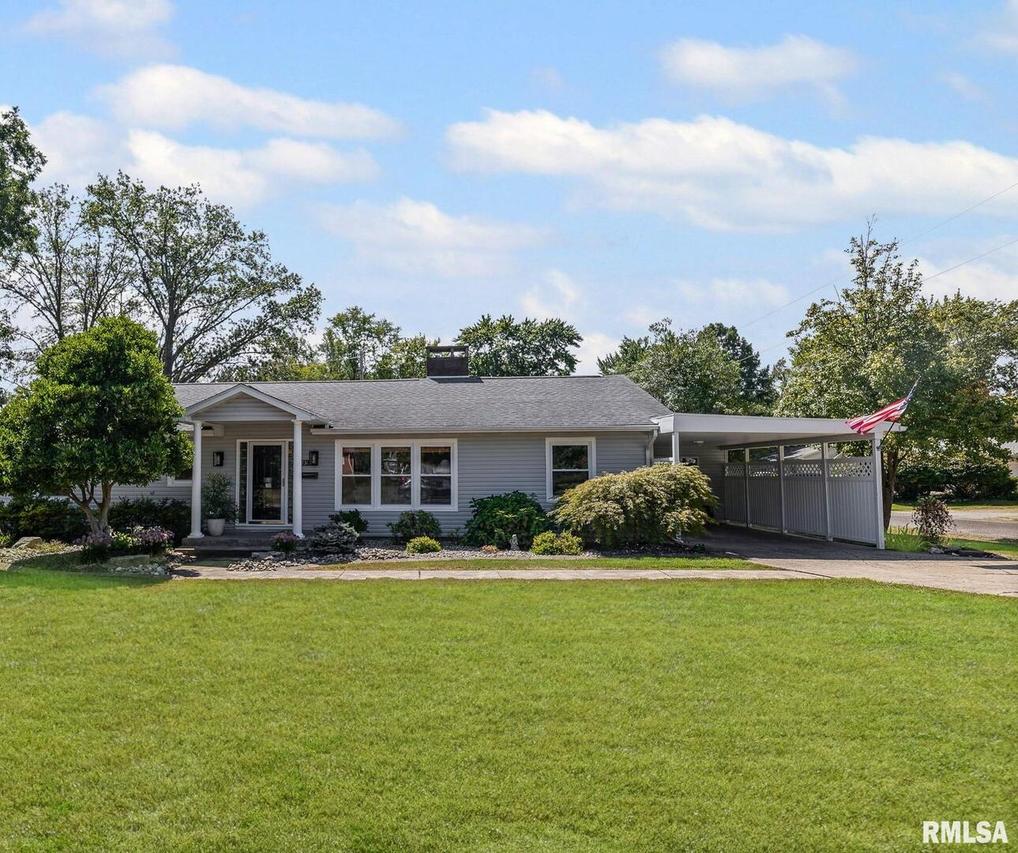 731 W Boone St., Salem, IL 62881