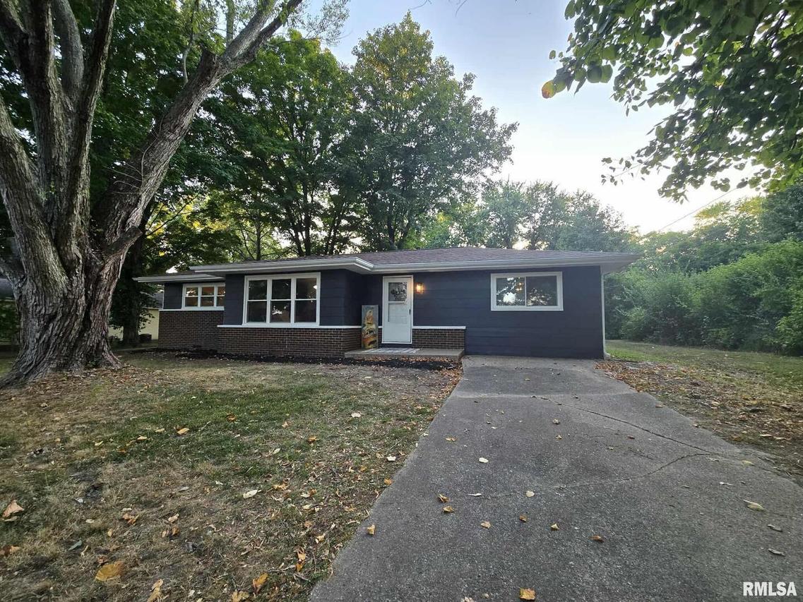 415 Marteeny St., Mt Vernon, IL 62864