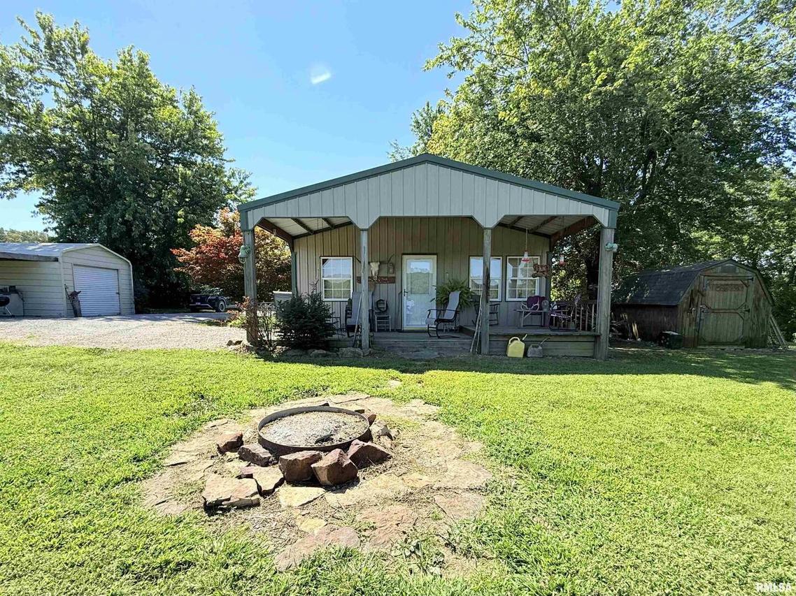 217 Cadiz Rd., Elizabethtown, IL