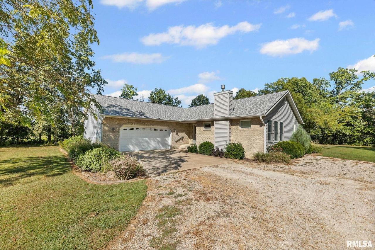 6458 Bailey Rd., Salem, IL 62881