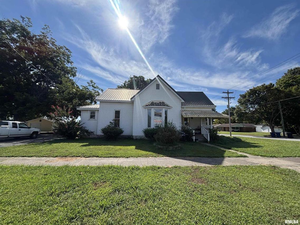 1002 Ferry St., Metropolis, IL 62960