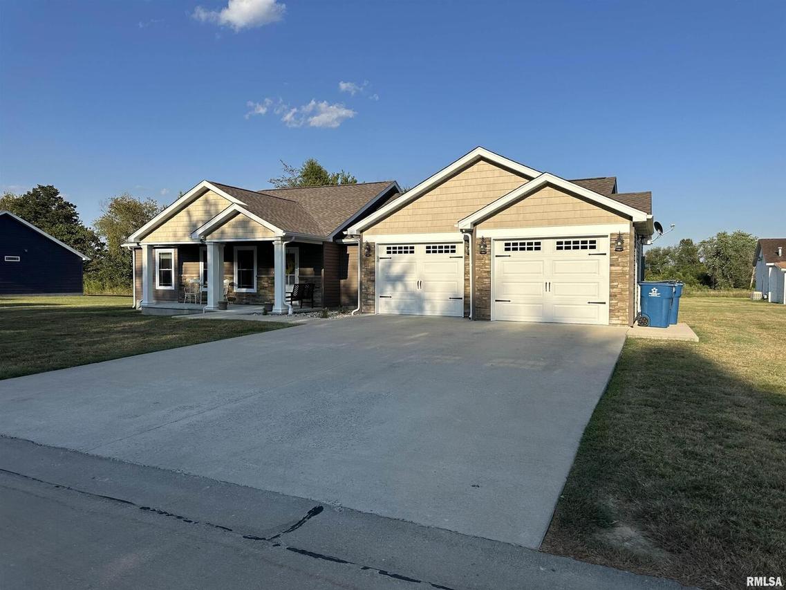 1303 Dew Drop Dr., Marion, IL 62959