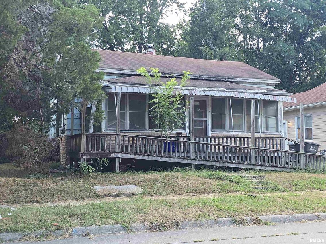 406 N Washington St., Carbondale, IL 62901