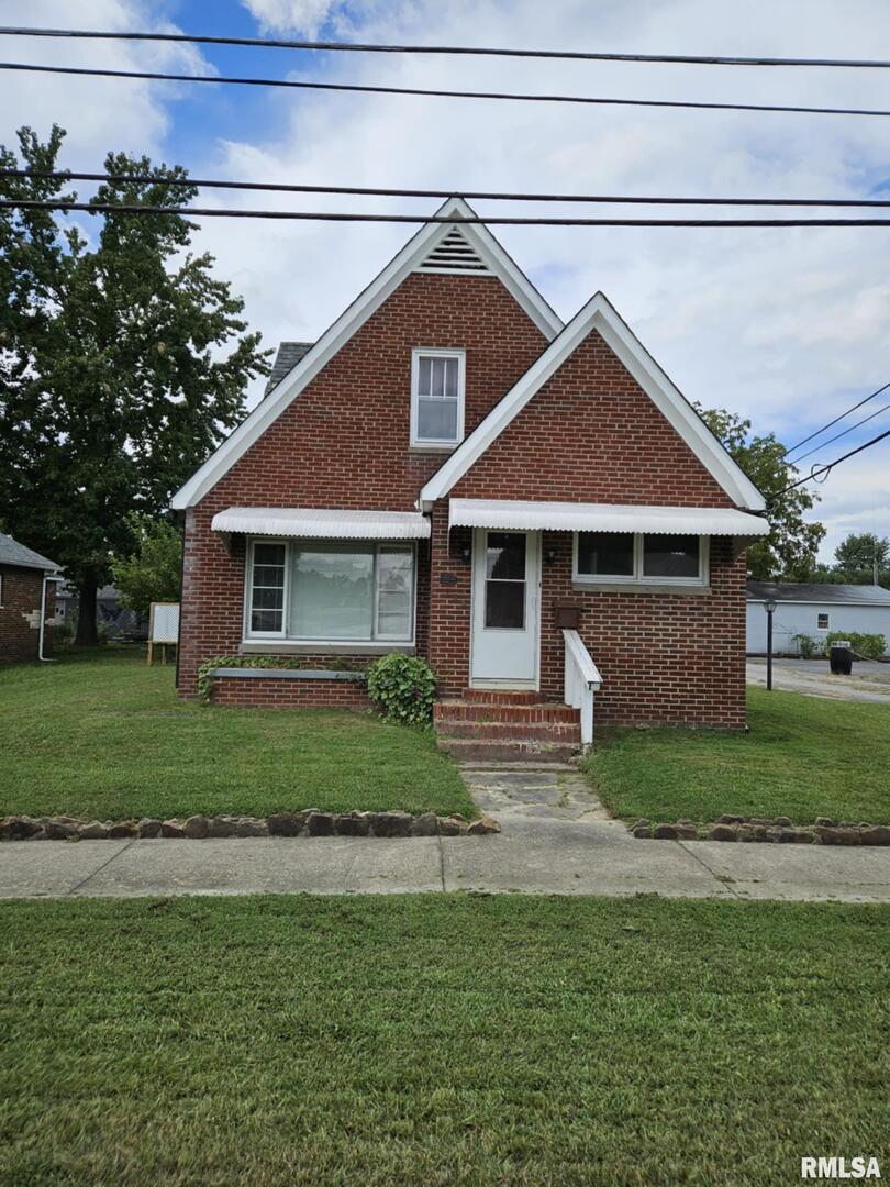 405 S Logan St., West Frankfort, IL 62896