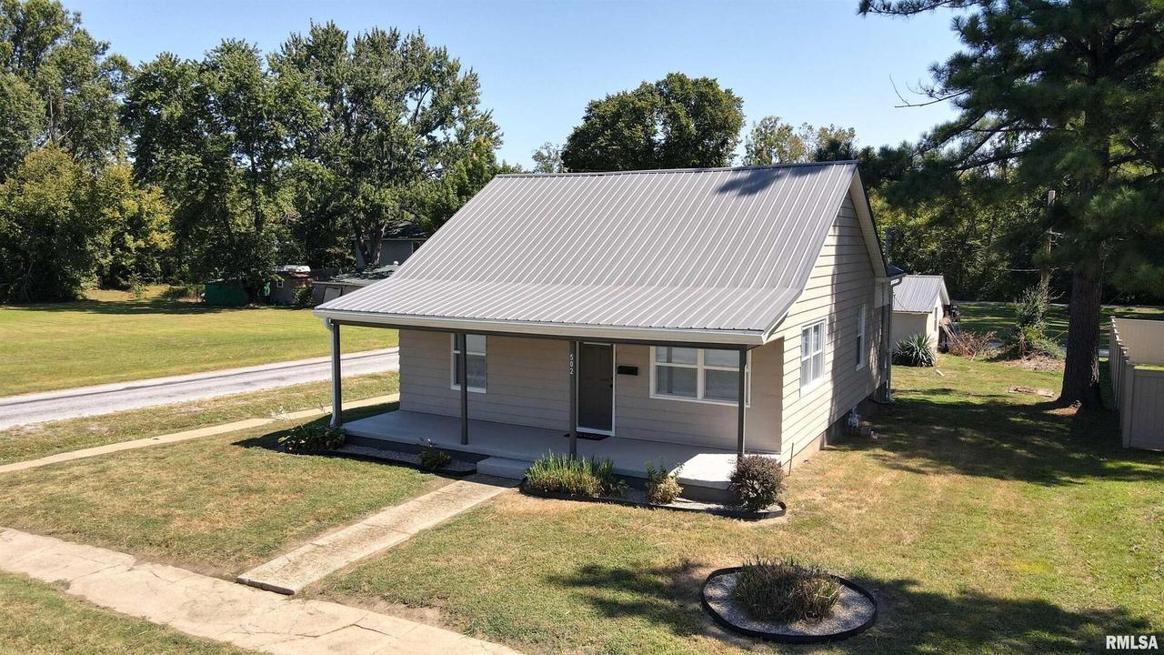 502 S Sunny Slope St., West Frankfort, IL 62896