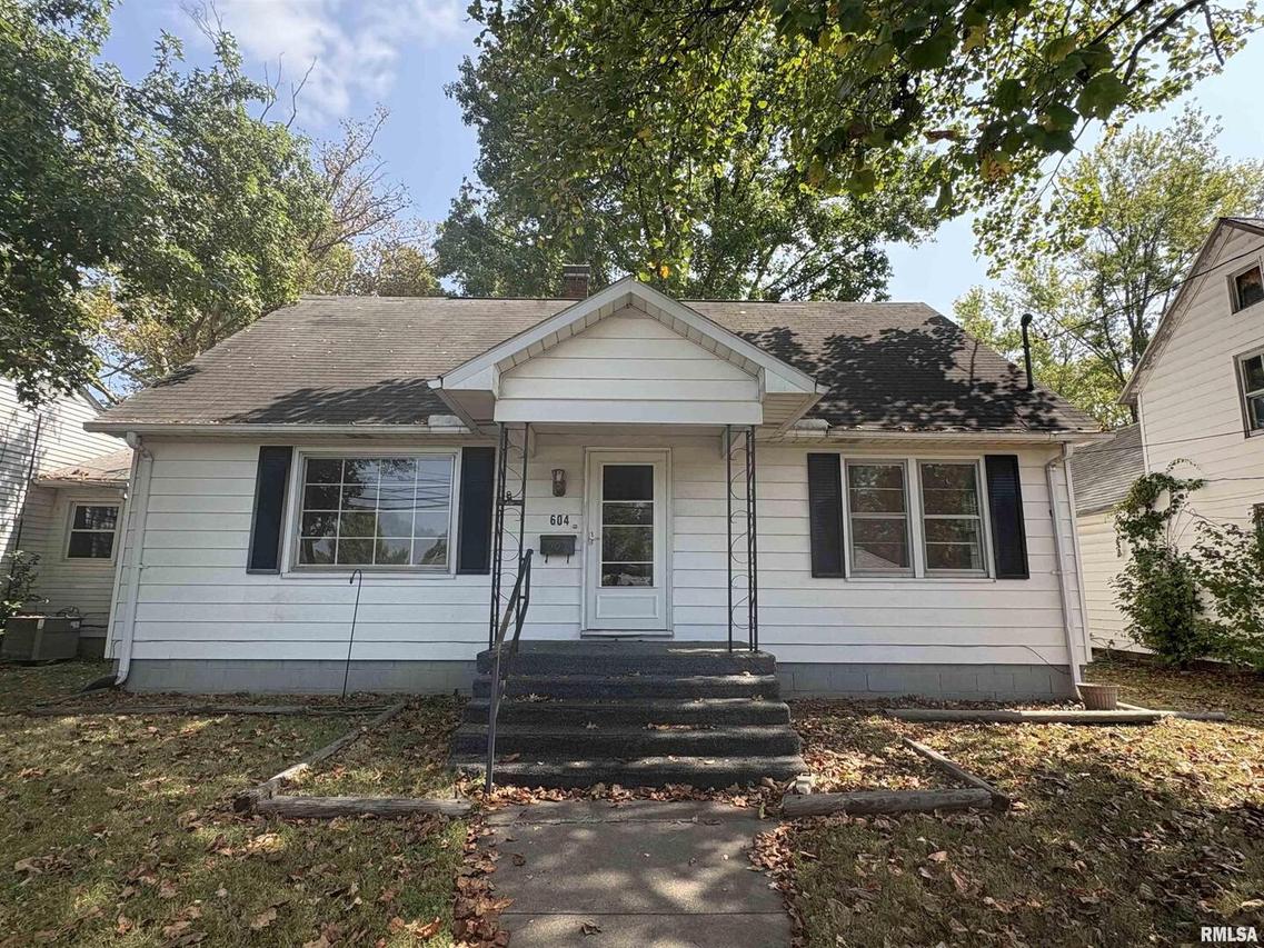 604 S 20th St., Murphysboro, IL 62966
