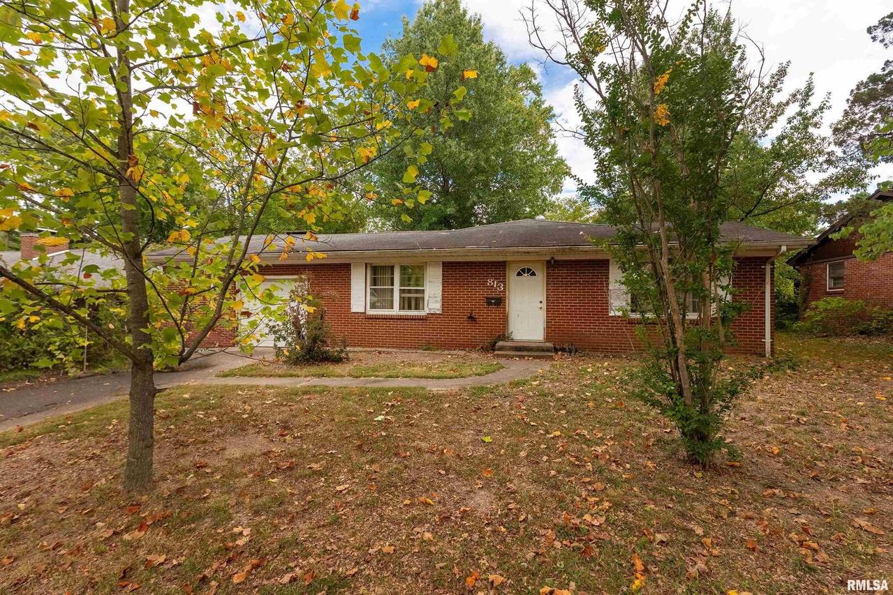 813 S Skyline Dr., Carbondale, IL 62901