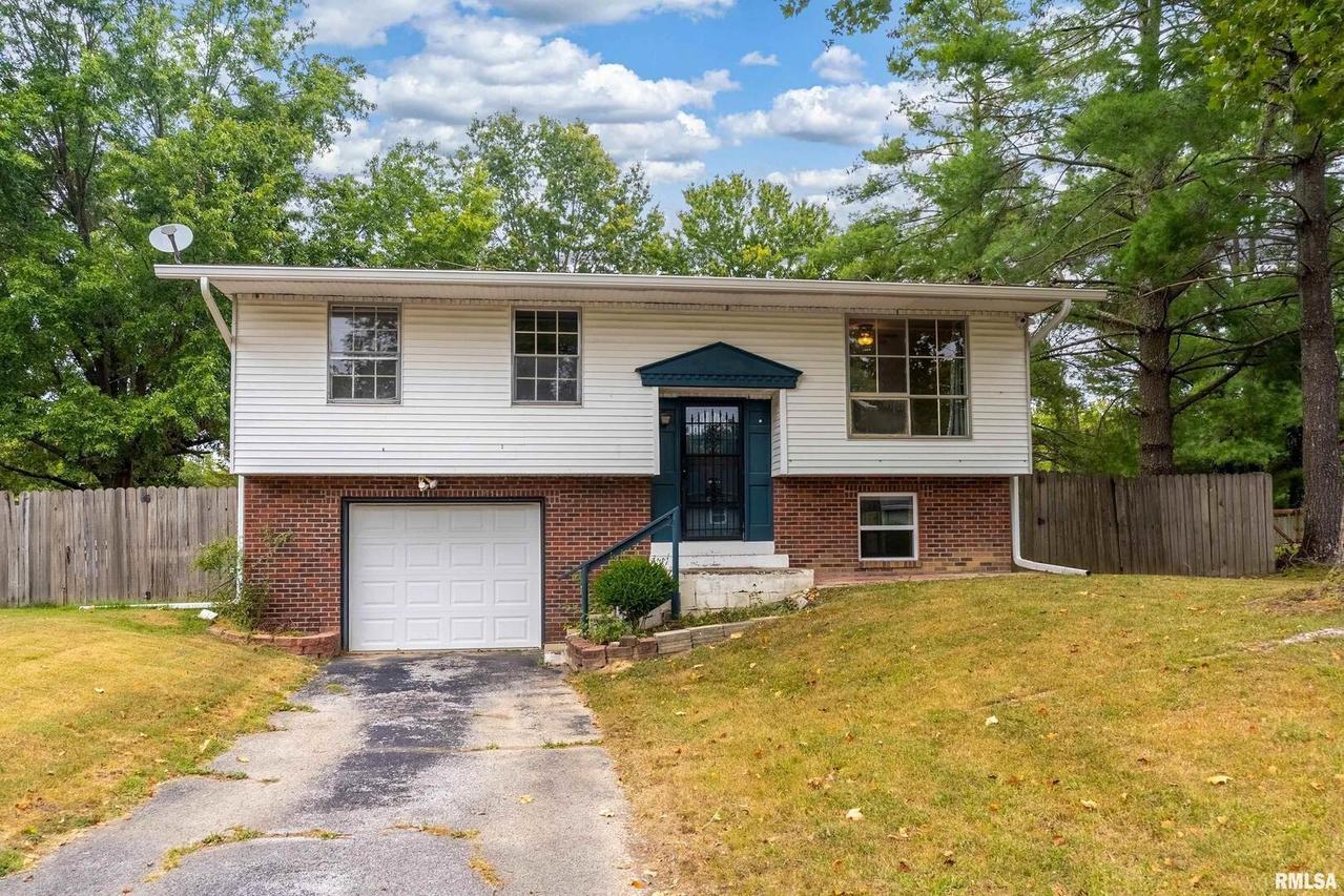 309 S Plover Dr., Carbondale, IL 62901