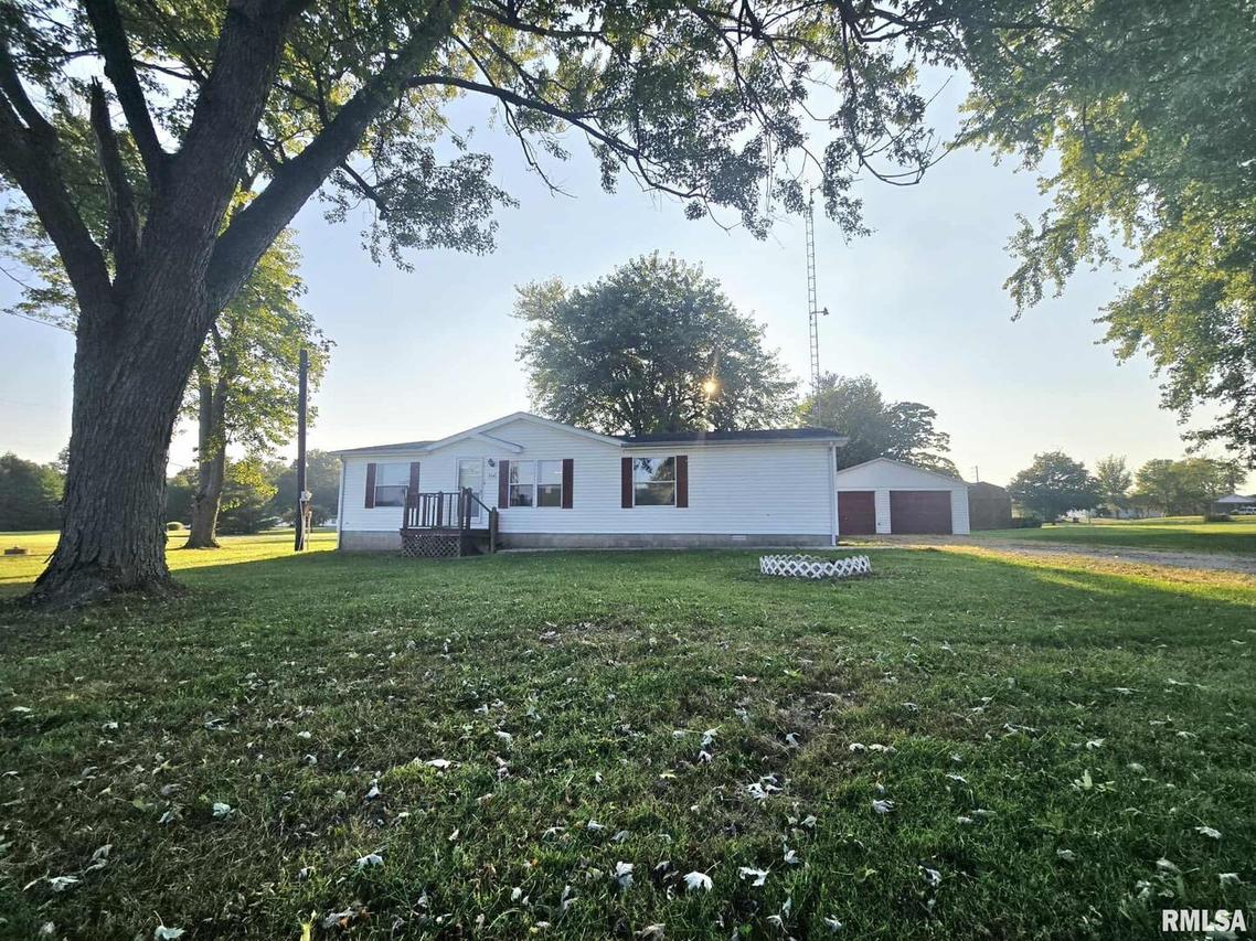 204 W Main St., Waltonville, IL 62894