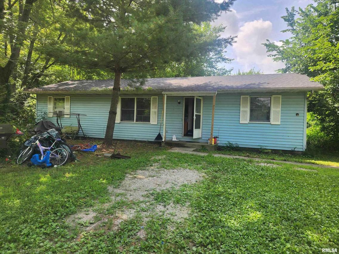 396 Hibiscus Rd., Coulterville, IL 62237