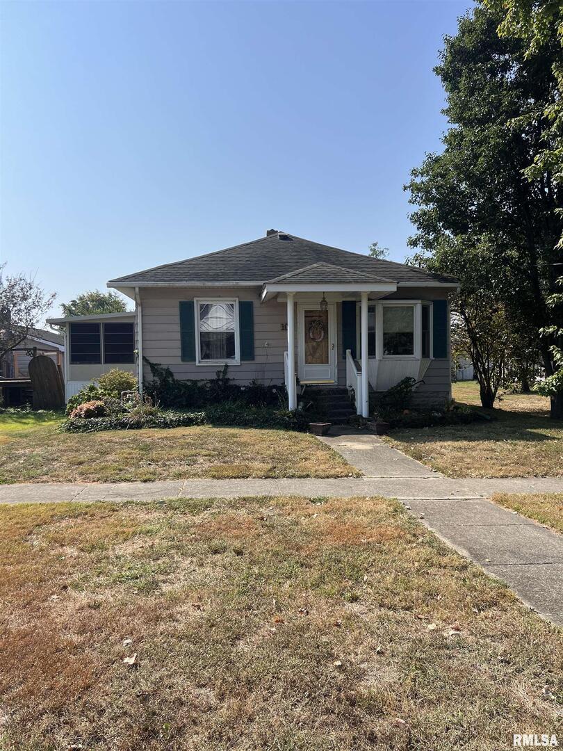 103 E Florence St., Sesser, IL 62844