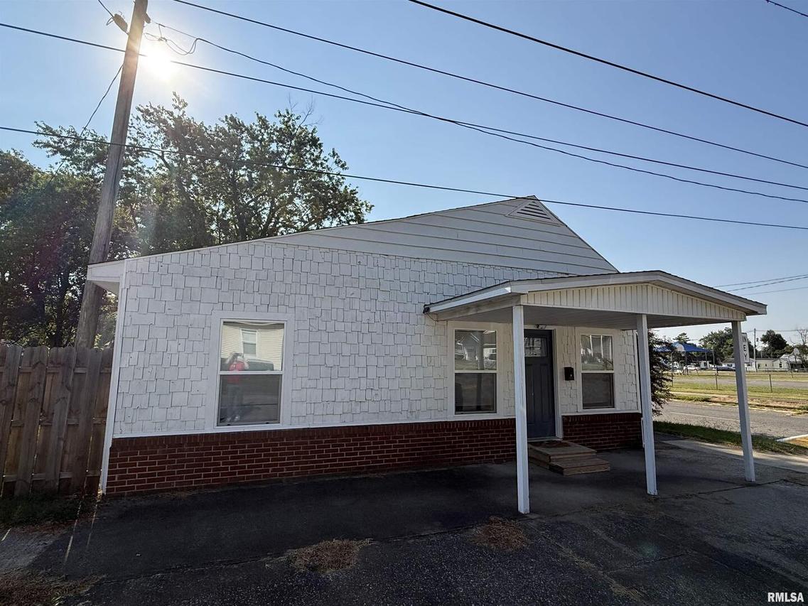 1100 Catherine St., Metropolis, IL 62960