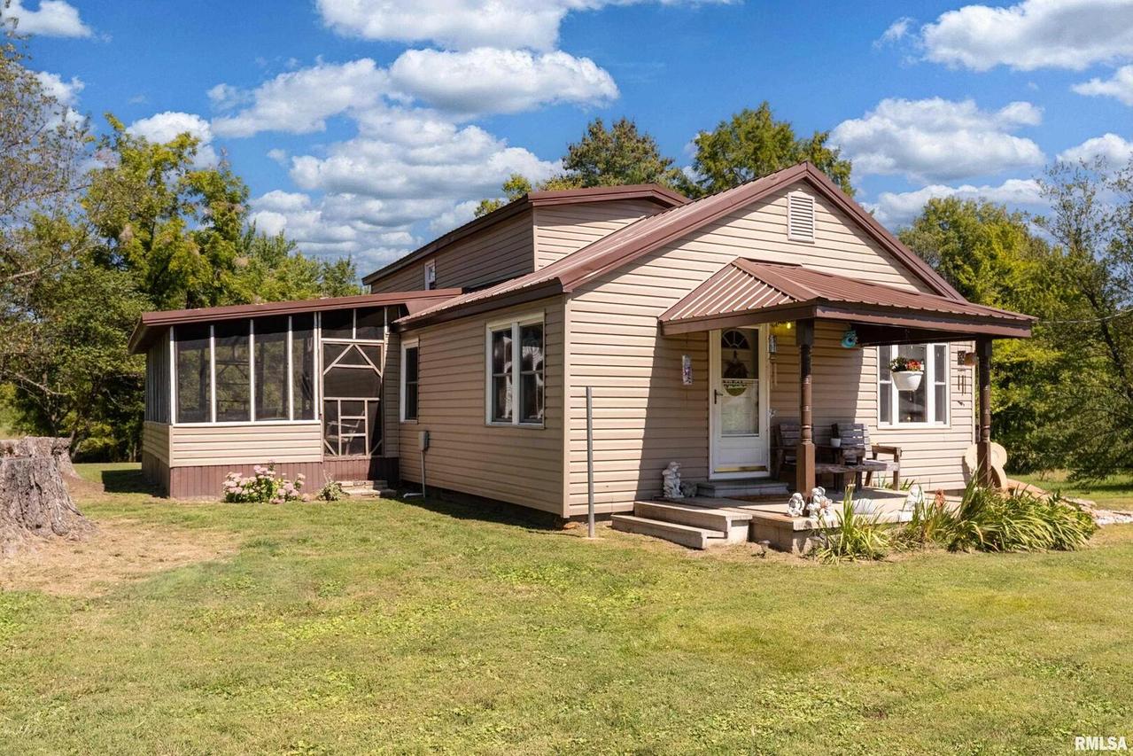 4693 State Route 14 Hwy., Mcleansboro, IL 62859