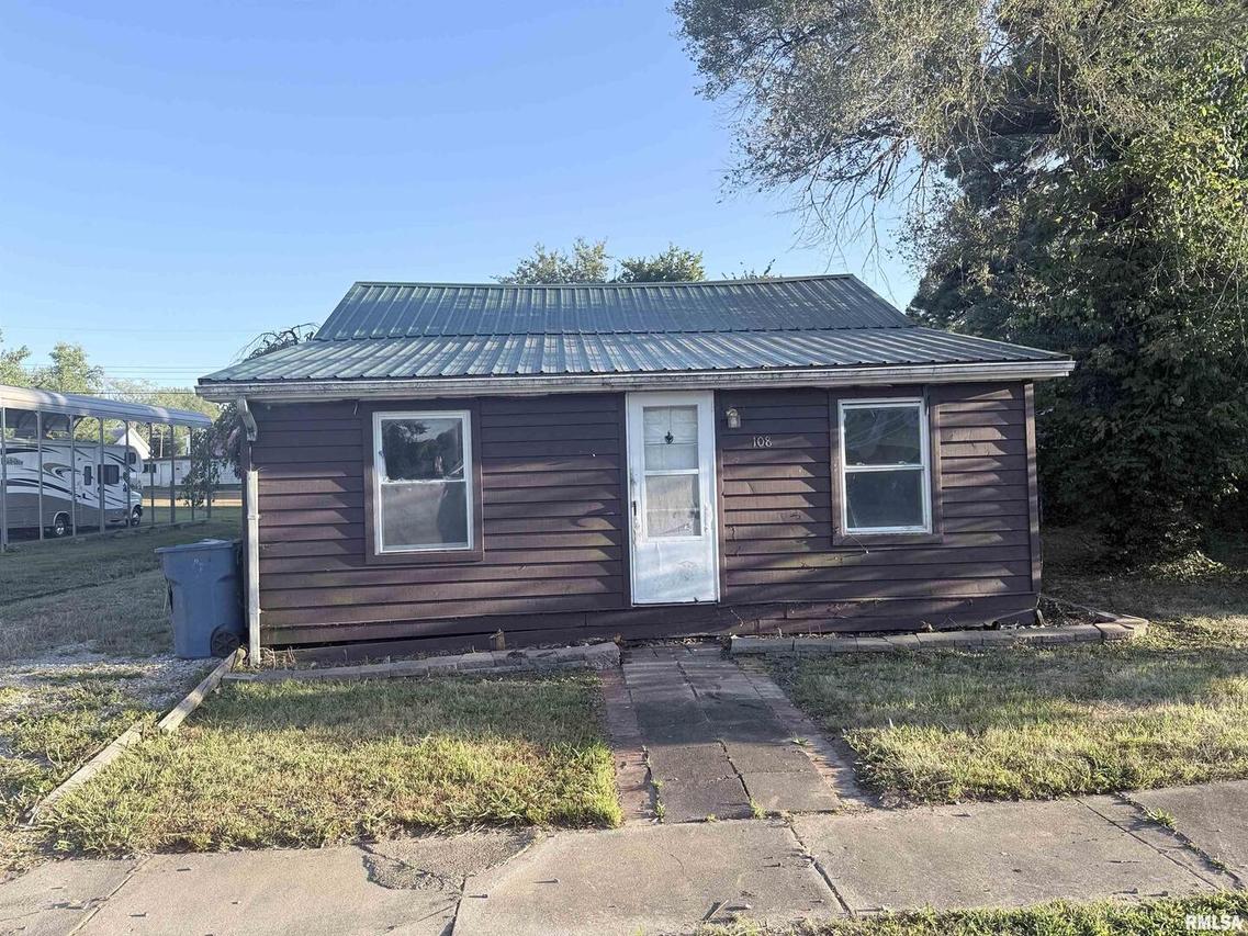 108 W Benedict St., Valier, IL 62891