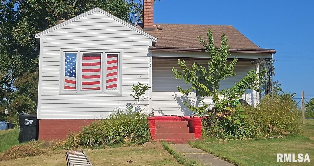 557 3rd St., Rosiclare, IL 62982