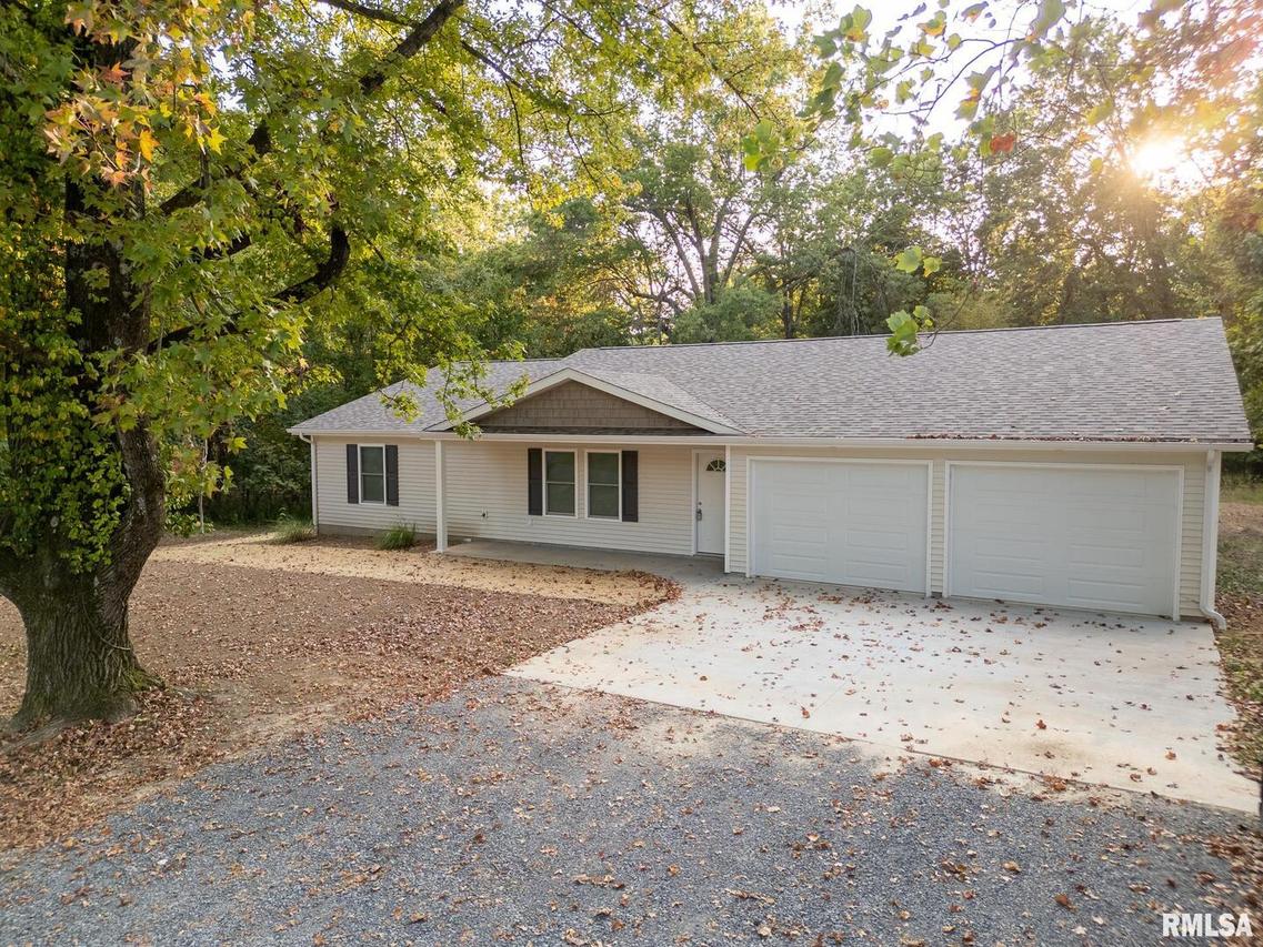 801 Crain St., Carterville, IL 62918