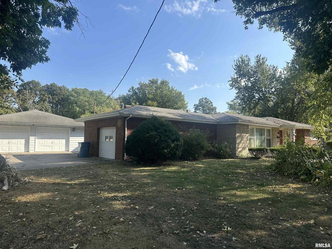 341 Mcfall St., Benton, IL 62812