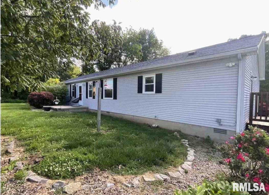 18930 County 18 St., Centralia, IL 62801